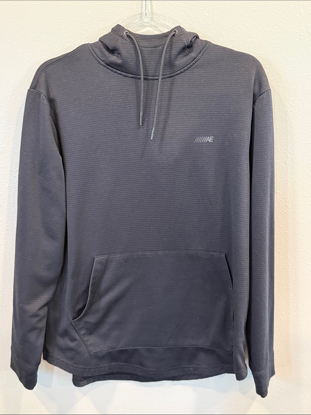 American Eagle Outfitters Men's Black Pullover Hoodie